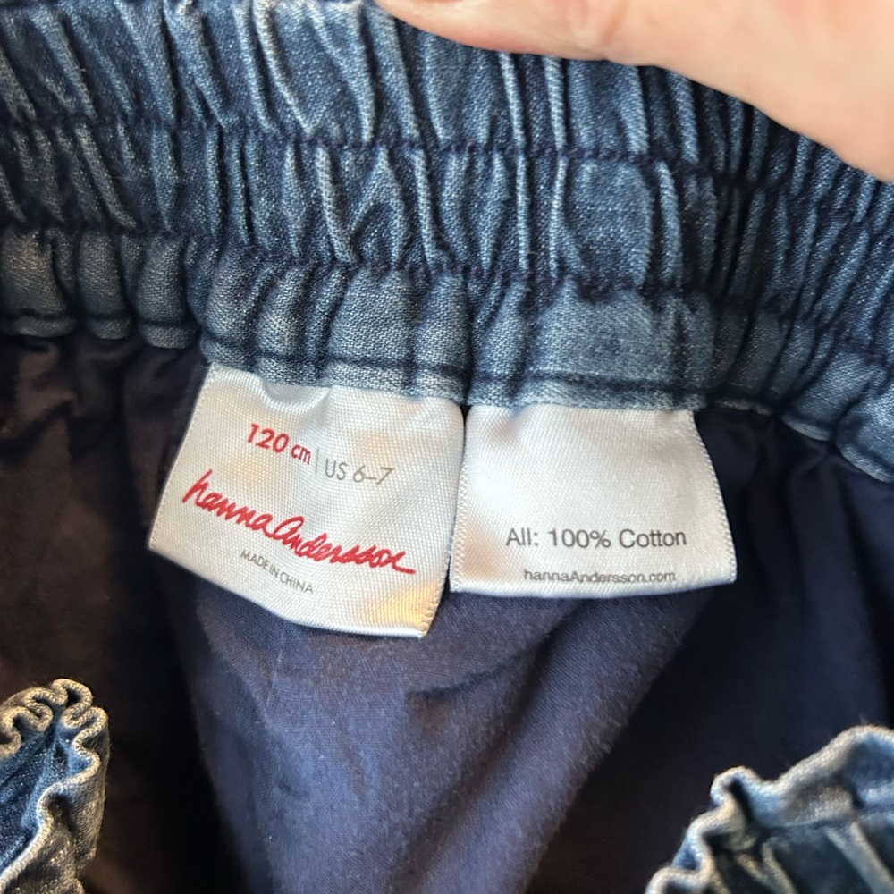 Hanna Andersson embroidered chambray shorts - Picture 3 of 4